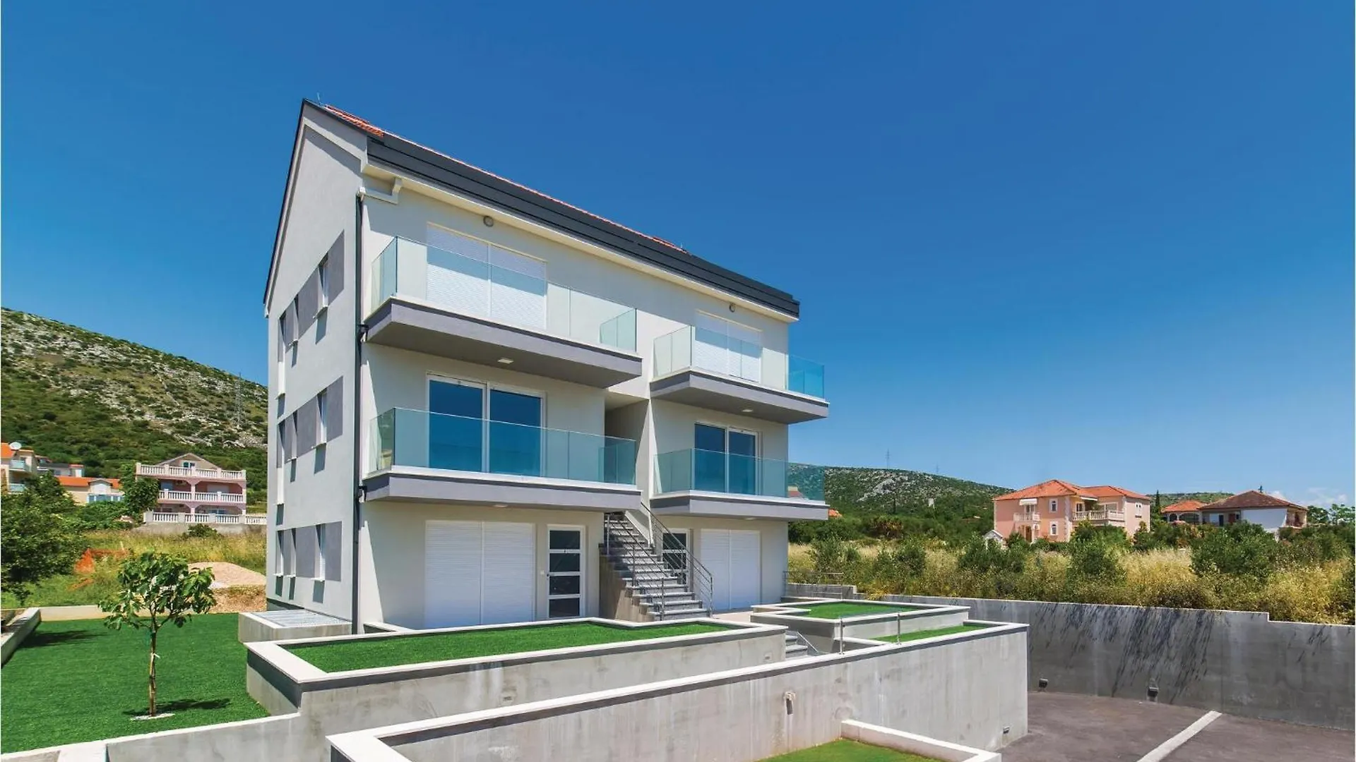 Gorgeous Apartment In Trogir With House Sea View