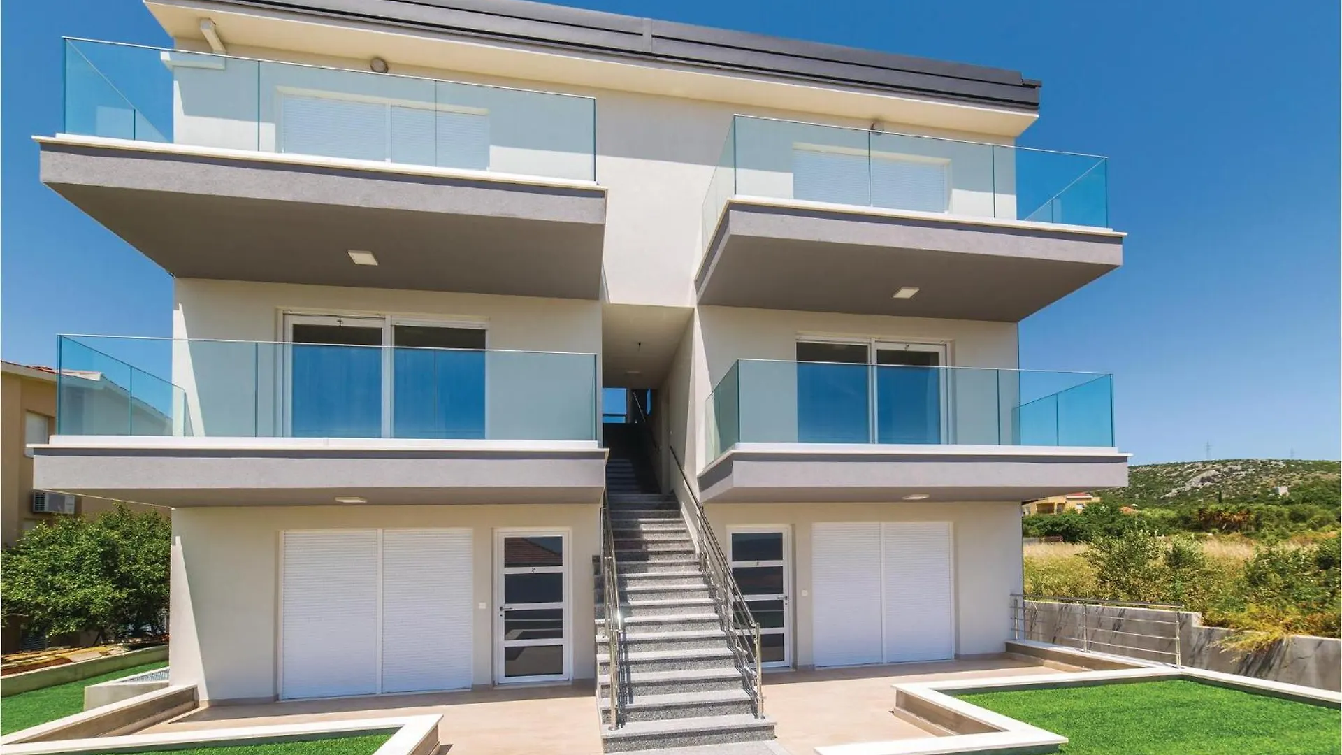 Gorgeous Apartment In Trogir With House Sea View
